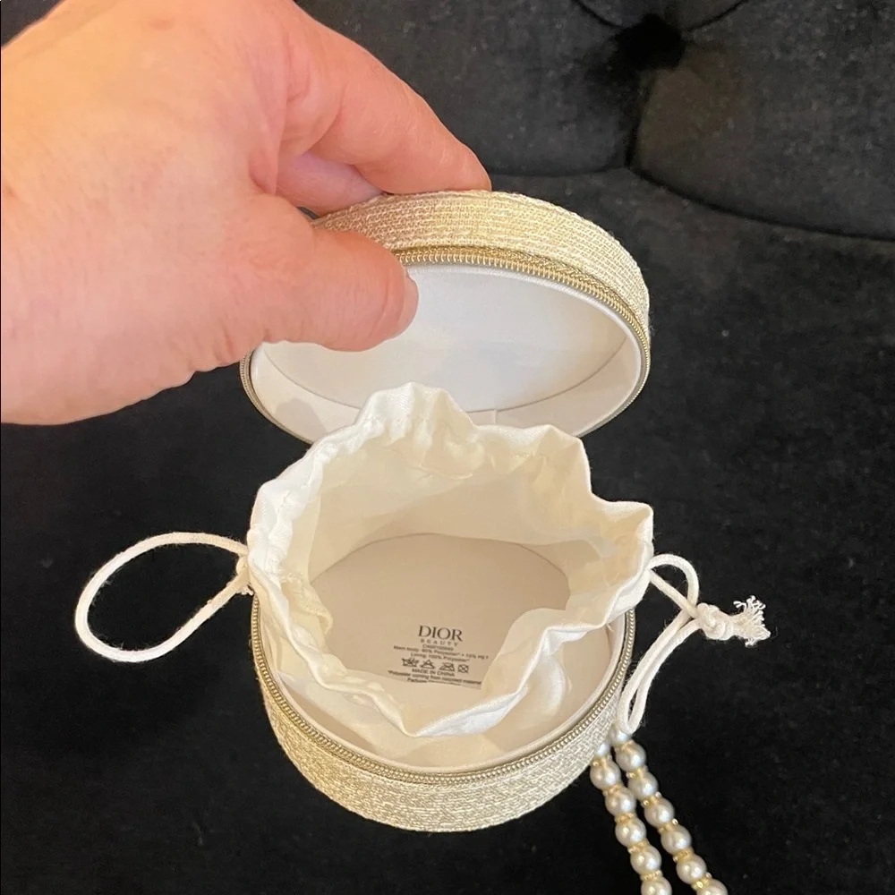 Dior Infinissime fragrance and beauty pouch Set - Picture 8 of 12